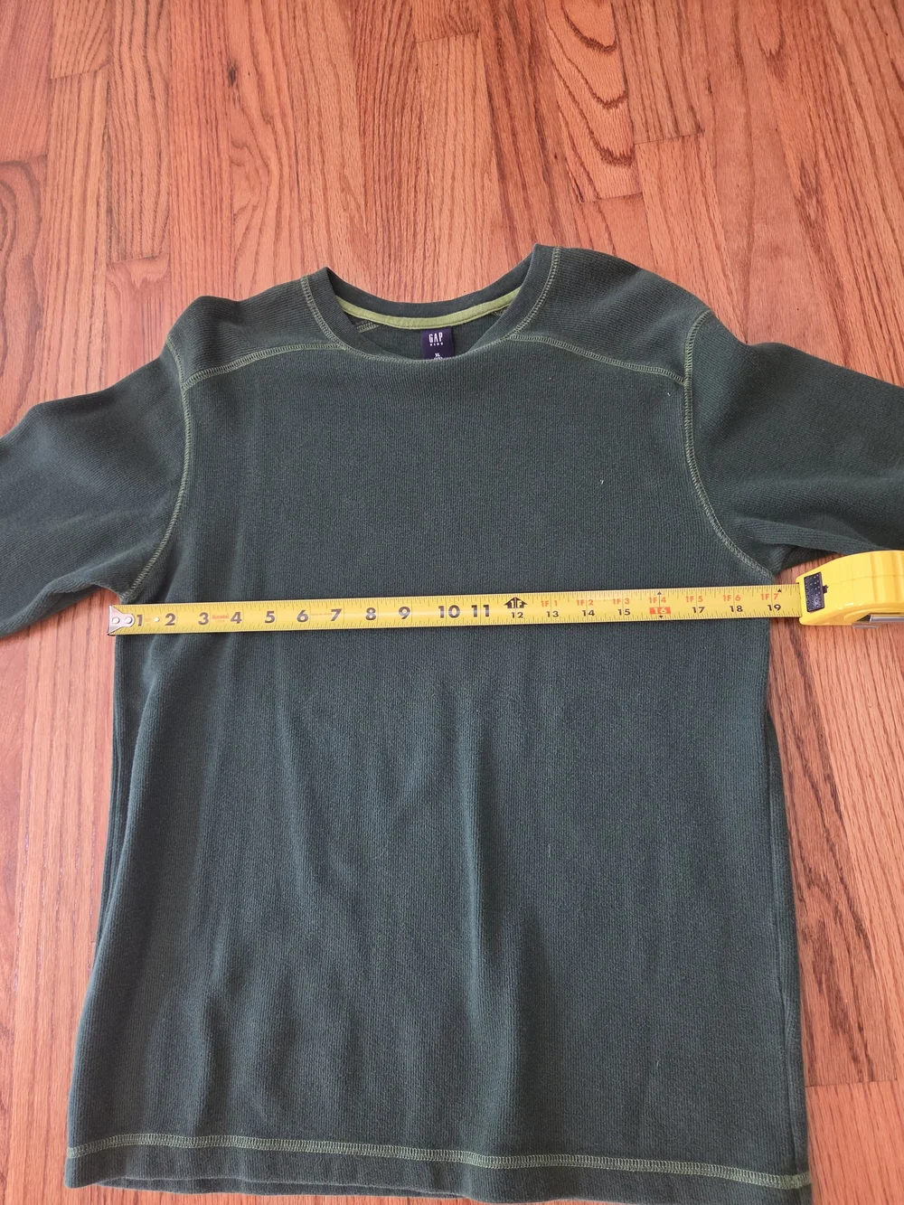 (2) GAP Kids Long Sleeve Tee Bundle - Green and Gray/Orange - Youth XL (12)
